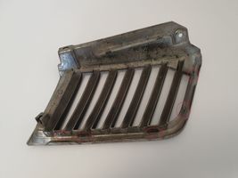 Mitsubishi L200 Grille calandre supérieure de pare-chocs avant MN142327