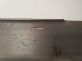 Mitsubishi L200 Etuoven kynnyksen suojalista MN123957