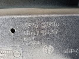 Volvo XC70 Задняя крышка (багажника) 30674837