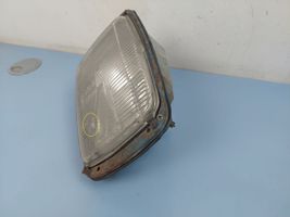 Mercedes-Benz T2 Lampa przednia 1305620046