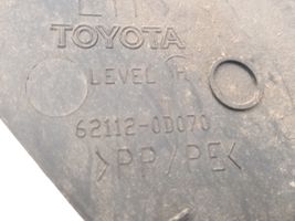 Toyota Yaris Etuoven kynnyksen suojalista 621120D070