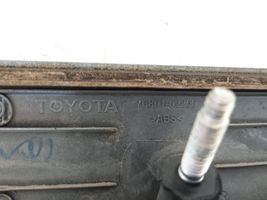 Toyota Yaris Listwa oświetlenie tylnej tablicy rejestracyjnej 7680102250