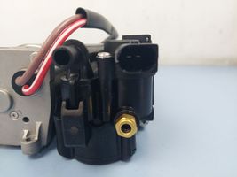 Mercedes-Benz E W212 Ilmajousituksen kompressoripumppu A2123200104