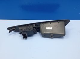 Nissan Primera Support bouton lève vitre porte arrière 82961AV760