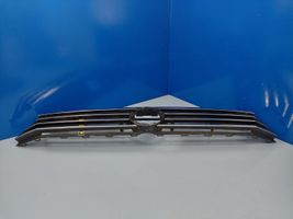 Volkswagen PASSAT B8 Grotelės viršutinės 3G0853651A