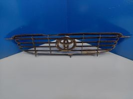 Toyota Corolla E110 Grille calandre supérieure de pare-chocs avant 531111A430