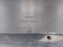 Nissan Juke II F16 Takapuskurin alaosan lista 850B26PA0A