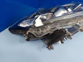 Toyota Land Cruiser (J150) Lampa przednia 8114560N20