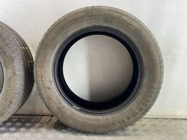 Volkswagen Touareg III R19 summer tire 