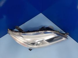 Toyota Sienna XL30 III Lampa przednia 8111008080