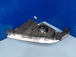 Toyota Sienna XL30 III Lampa przednia 8111008080