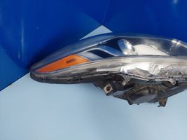 Toyota Sienna XL30 III Lampa przednia 8111008080