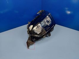 Peugeot 208 Lampa przednia 9833036380