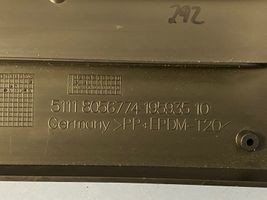 BMW M4 F82 F83 Ramka przedniej tablicy rejestracyjnej 8056774