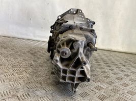 Audi A6 S6 C5 4B Mechaninė 5 pavarų dėžė 012301103T