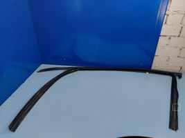 51337428671 BMW X5 G05 Rubber seal front door window/glass, 80.00  