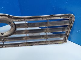 Toyota Avensis T250 Grotelės viršutinės 5311405060