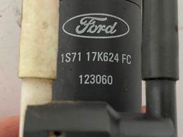 Ford Mondeo Mk III Pompa spryskiwacza szyby przedniej / czołowej 1S7117K624FC