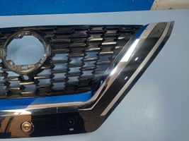 Nissan Qashqai J12 Grille calandre supérieure de pare-chocs avant 623106UAA