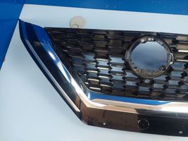 Nissan Qashqai J12 Grille calandre supérieure de pare-chocs avant 623106UAA