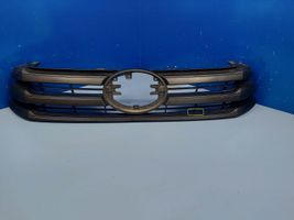 Toyota Hilux (AN120, AN130) Grille calandre supérieure de pare-chocs avant 531110K720