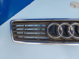 Audi A6 S6 C5 4B Maskownica / Grill / Atrapa górna chłodnicy 4B0853651A