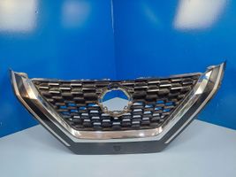 Nissan Qashqai J12 Grille calandre supérieure de pare-chocs avant 623106UAA