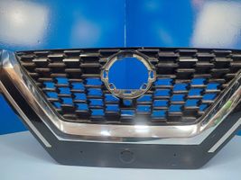 Nissan Qashqai J12 Grille calandre supérieure de pare-chocs avant 623106UAA