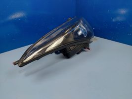 Hyundai i40 Lampa przednia 921023ZXXX