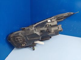 Hyundai i40 Lampa przednia 921023ZXXX