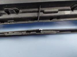 Volkswagen Tiguan Grille calandre supérieure de pare-chocs avant 5NA853653A