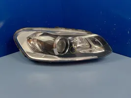 Volvo XC60 Lampa przednia 31420258