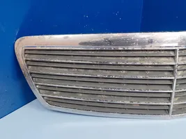 Mercedes-Benz E W211 Maskownica / Grill / Atrapa górna chłodnicy A2118800283