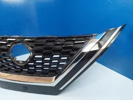 Nissan Qashqai J12 Grille calandre supérieure de pare-chocs avant 623106UAA