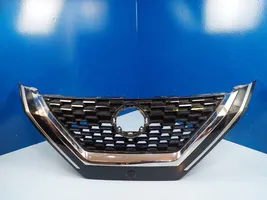 Nissan Qashqai J12 Grille calandre supérieure de pare-chocs avant 623106UAA