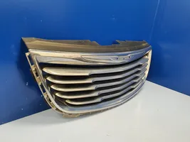 Chrysler Voyager Grille calandre supérieure de pare-chocs avant 11RTC1150M