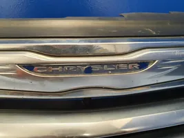 Chrysler Voyager Grille calandre supérieure de pare-chocs avant 11RTC1150M