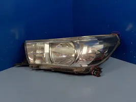 Toyota Hilux (AN120, AN130) Phare frontale 811700K690
