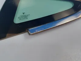 Tesla Model 3 Ventanilla de ventilación de la puerta trasera 108070300