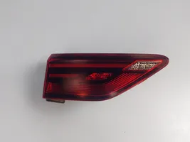 Volkswagen Golf VIII Lampy tylnej klapy bagażnika 5H0945093C