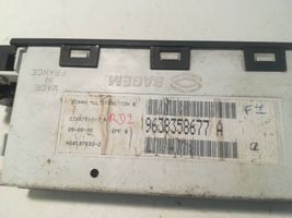 Peugeot 406 Monitori/näyttö/pieni näyttö 9638358677
