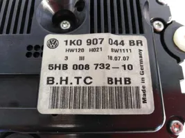 Volkswagen Jetta III Oro kondicionieriaus/ klimato/ pečiuko valdymo blokas (salone) 1K0907044