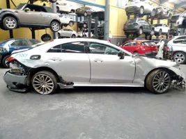 Mercedes-Benz CLS AMG C219 Mechaninė 5 pavarų dėžė 725045