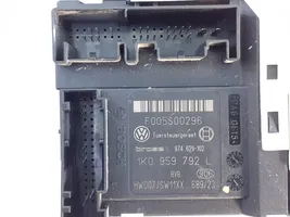 Volkswagen Jetta III Etuoven sähkökäyttöinen ikkunan nostin 1K5837402AH