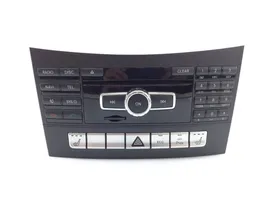 Mercedes-Benz CLS AMG C219 Radio/CD/DVD/GPS-pääyksikkö A2129003917