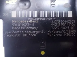 Mercedes-Benz CLS AMG C219 Ramka / Moduł bezpieczników 5DK01102311