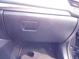 Mazda 3 Vano portaoggetti 
