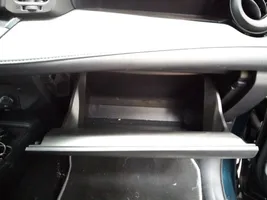 Toyota RAV 4 (XA40) Boite à gants 