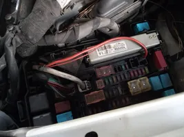 Toyota Prius (XW30) Sulakemoduuli 8264147090