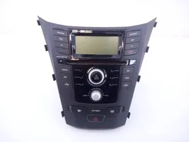 SsangYong Korando Panel / Radioodtwarzacz CD/DVD/GPS 10R041036